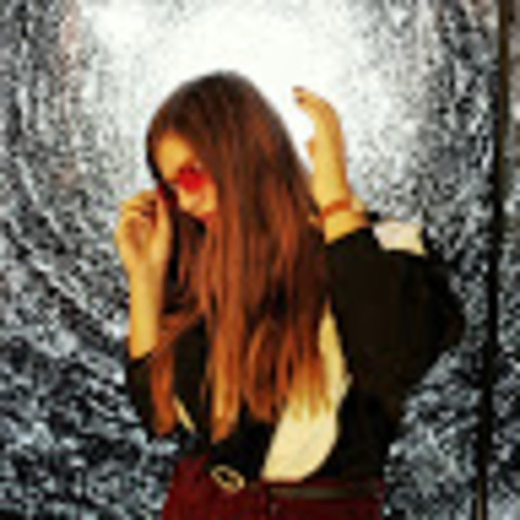 Meet your Posher, Lexi - Picture 1 of 1